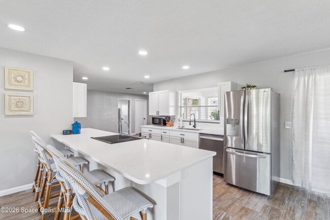 Building Photo - 591 Ponderosa St