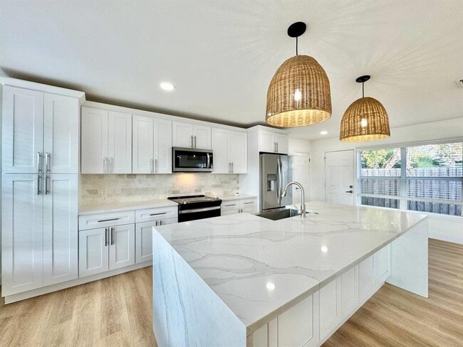 Building Photo - 1101 46th St N