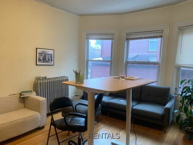 Building Photo - 356a Harvard St