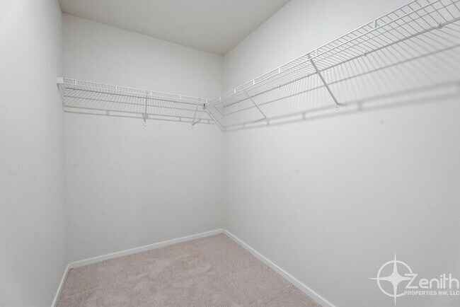 Building Photo - 13748 NE 66th Wy