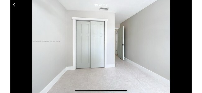 Building Photo - 13804 Kendale Lakes Dr