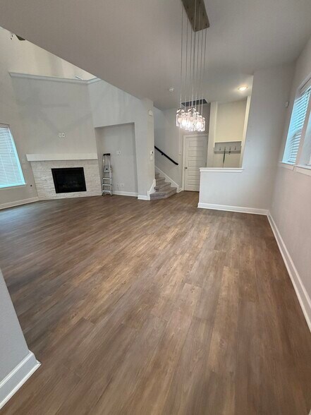 Building Photo - 1803 Desert Willow Way