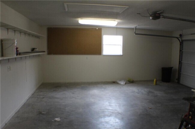 Building Photo - 69 Sherlock Dr