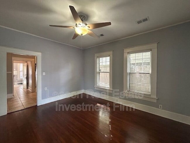 Building Photo - 403 Merrick St