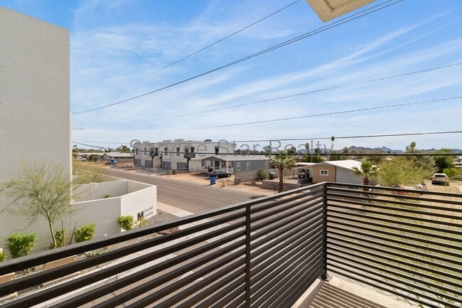 Building Photo - 2030 East Michigan Ave