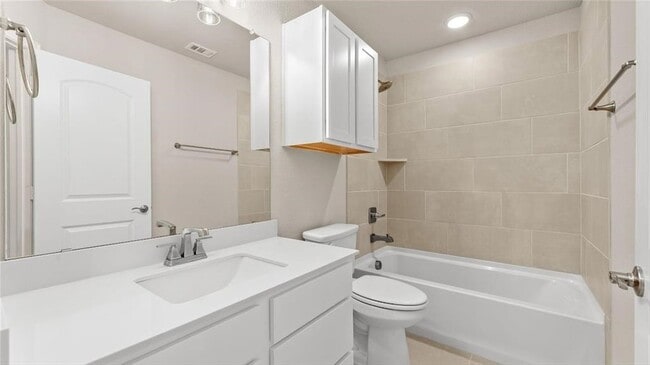 Building Photo - 3720 Paradise Way