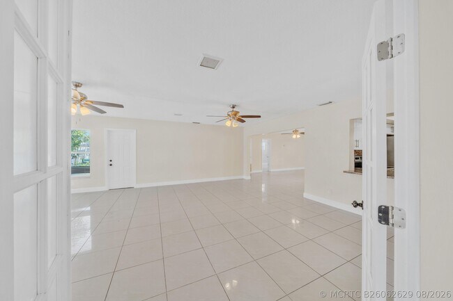 Building Photo - 4921 NW 39th St