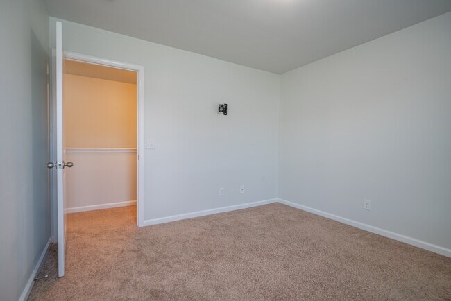 Building Photo - 135 Davila St