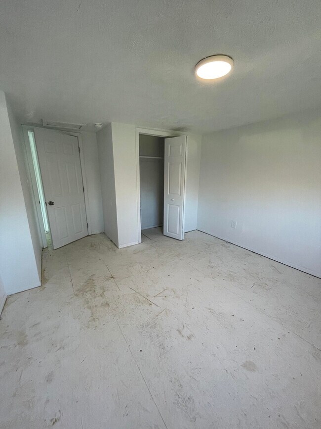 Building Photo - 436 S Washington St