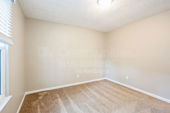 Building Photo - 9173 Raven Dr