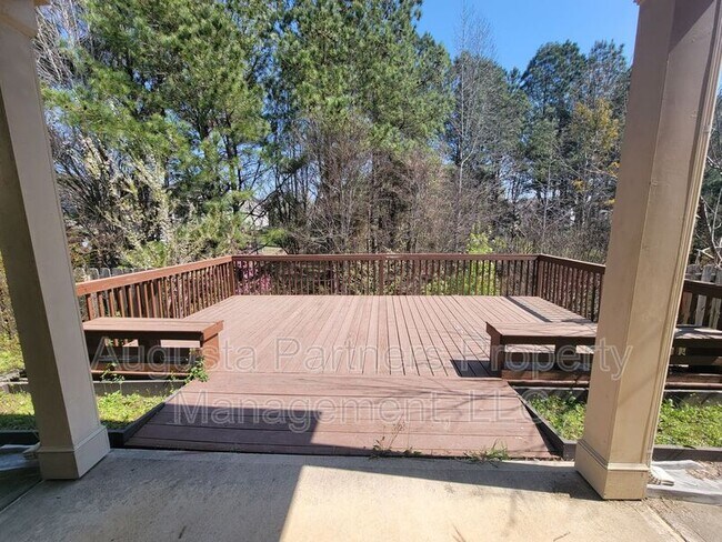 Building Photo - 325 Bellhaven Dr