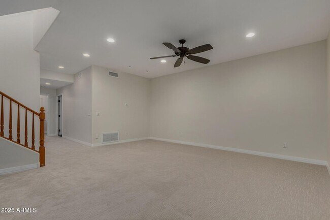 Building Photo - 4213 E Edgemont Ave
