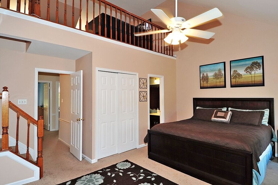 Building Photo - 4745 Columbia Rd