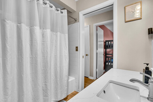 Building Photo - 897 Imperial Dr