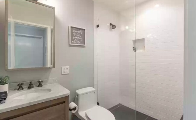 Building Photo - Lovely 1Br/1BA Heart of the Marina Flat!  ...