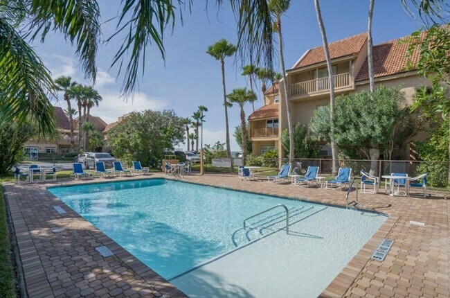 Building Photo - 206 W Red Snapper St