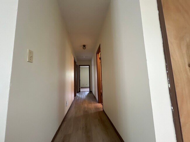 Building Photo - 367 Falling Run Rd