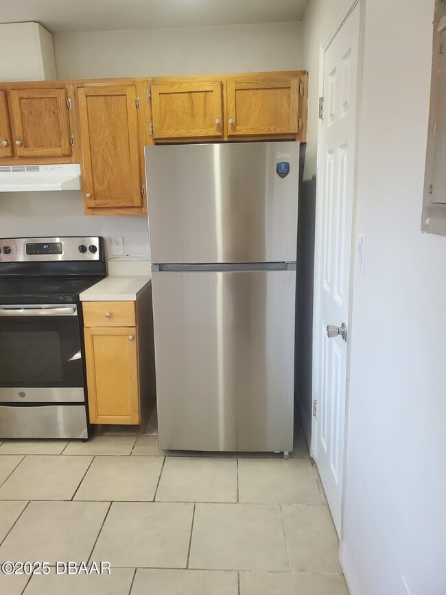 Building Photo - 814 N Halifax Ave