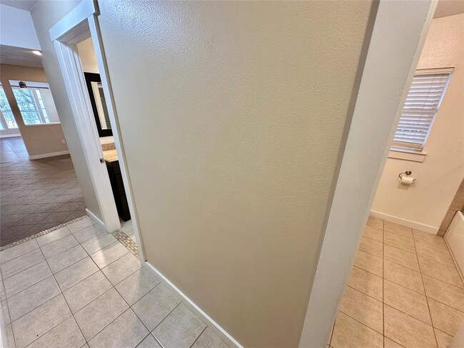 Building Photo - 2103 E 16th St