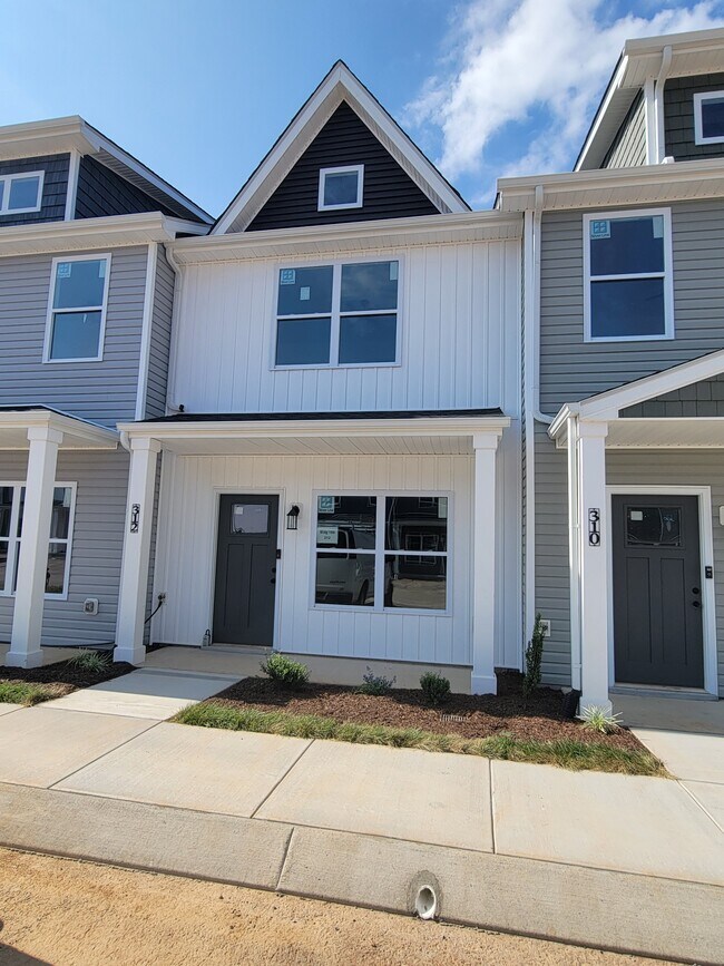 Building Photo - 312 Front Rdg Cir