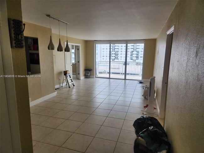 Building Photo - 18071 Biscayne Blvd