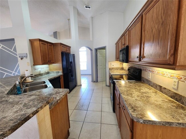 Building Photo - 2303 Laurel Pine Ln