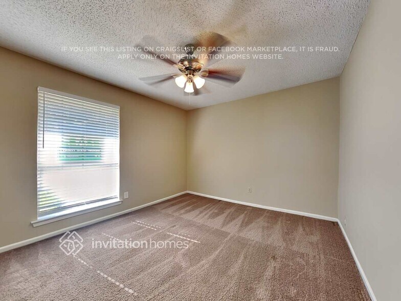 Building Photo - 2114 Valleycrest Dr