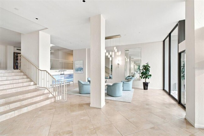 Building Photo - 707 S Gulfstream Ave
