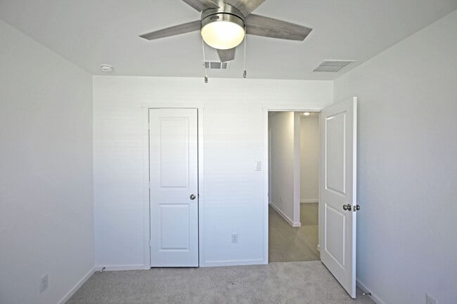 Building Photo - 1805 Stonechat