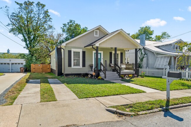 Building Photo - 808 Carrick St