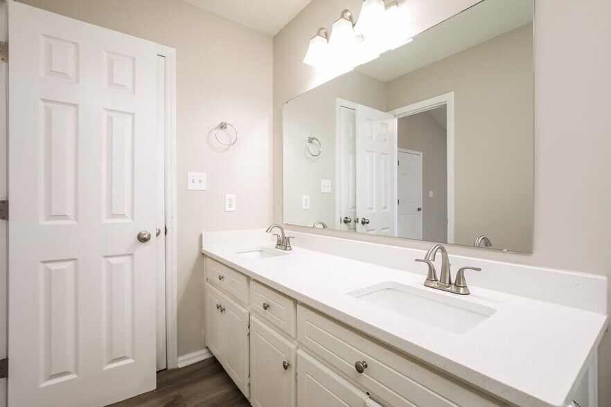 Building Photo - 1461 Smokey Mountain Dr