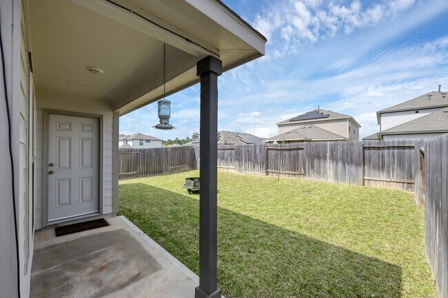 Building Photo - 25248 Pomegranate Pl