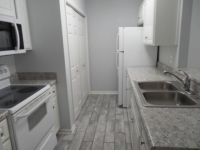 Building Photo - Grovetown Townhome Unit