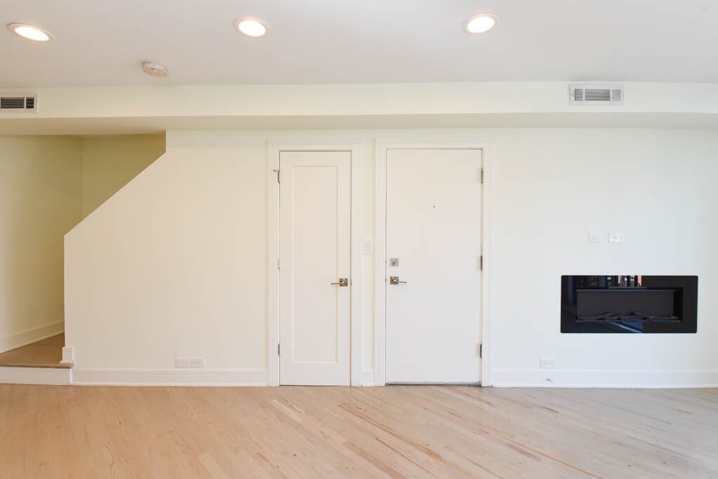 Building Photo - 853 W Grace St