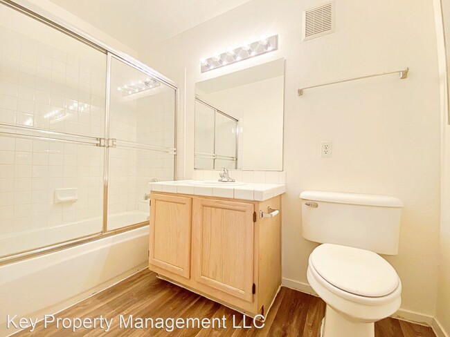 Building Photo - 2 br, 2 bath House - 7950 W. Flamingo Rd #...
