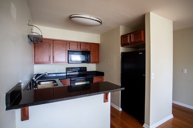 Building Photo - 2020 Beech Ave