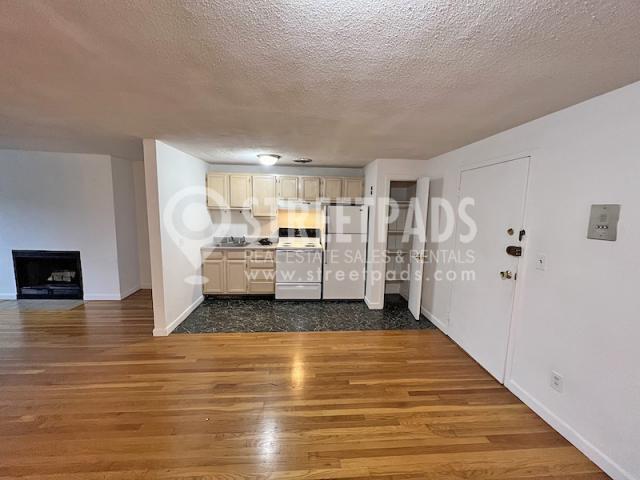 Building Photo - 1 bedroom in Boston MA 02131