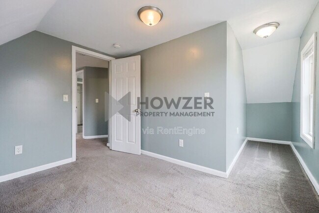 Building Photo - 4 E Broadway