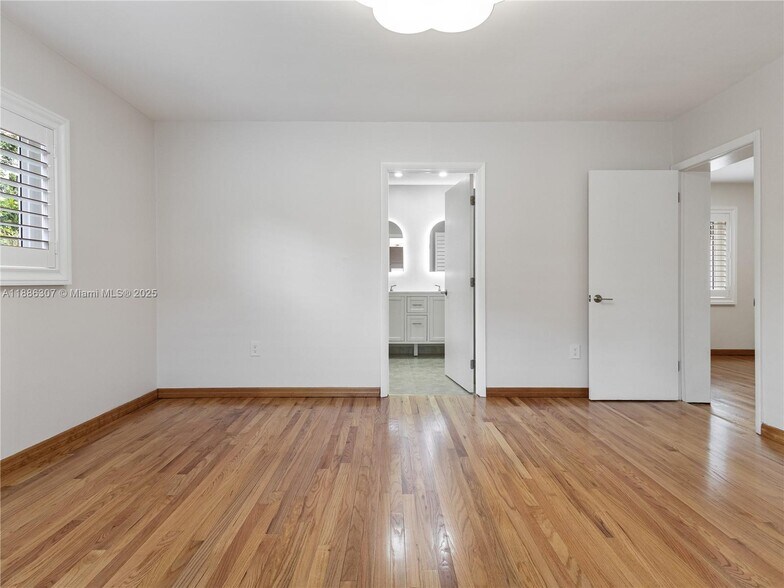 Building Photo - 741 Palermo Ave