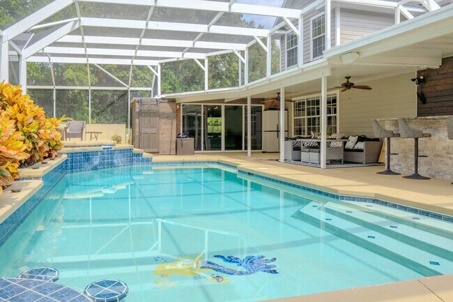 Building Photo - 33721 Spring Dr