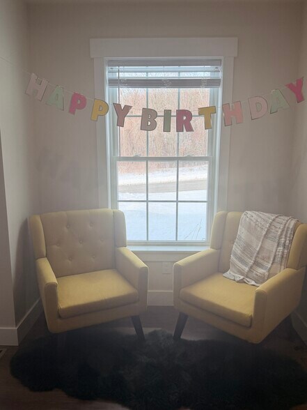 Building Photo - 33 Wisteria Ln