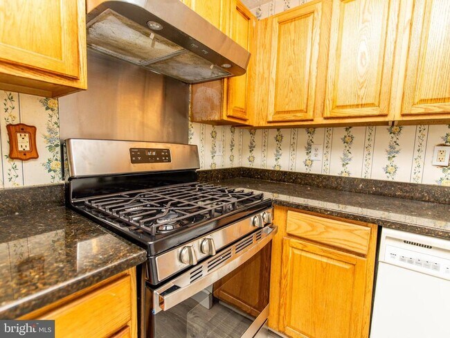 Building Photo - 40 Amberstone Ct