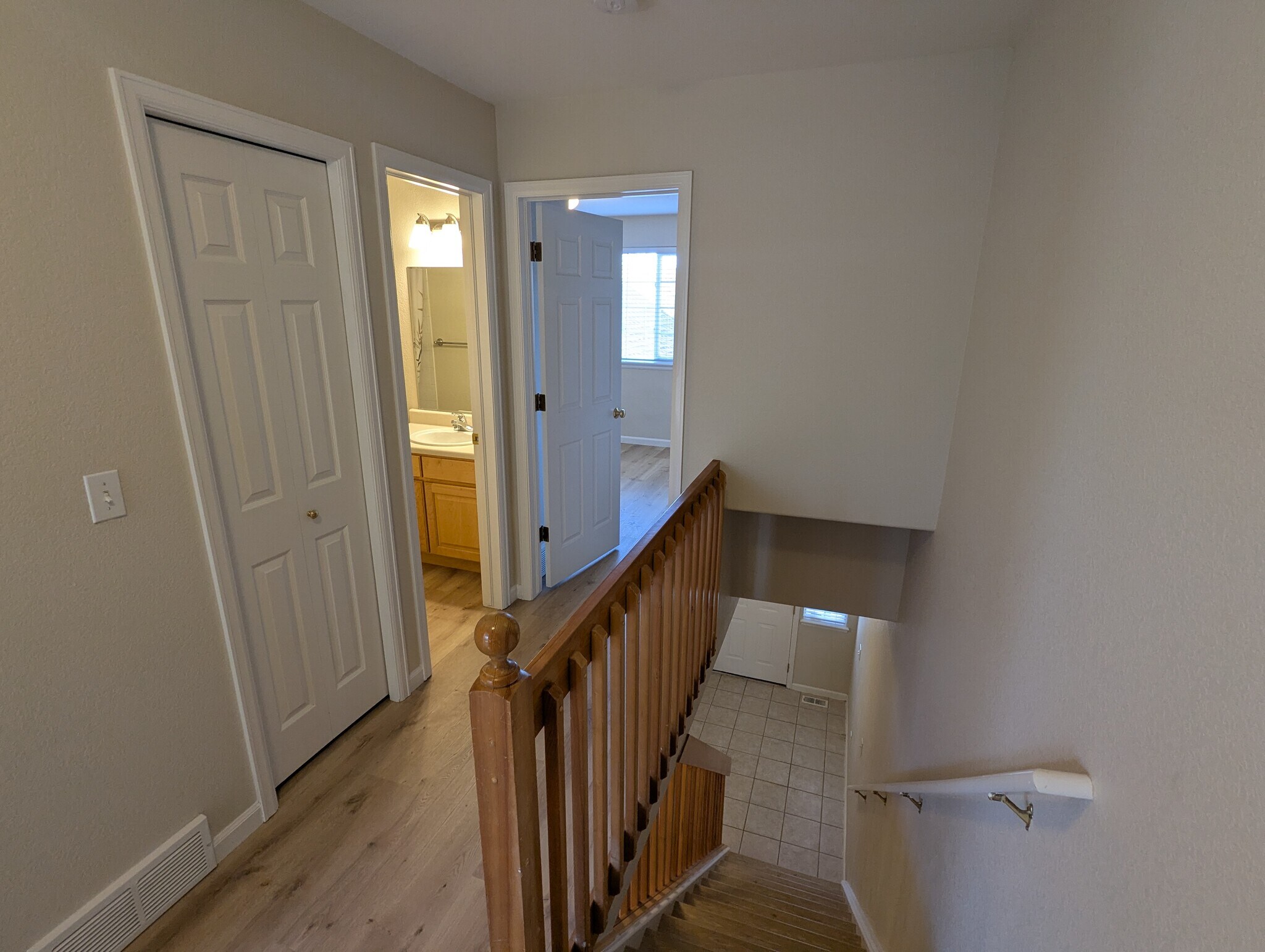 Building Photo - 711 Gateway Cir
