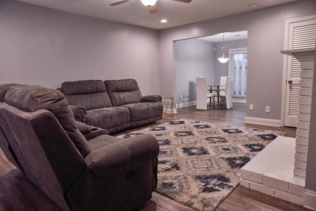 Building Photo - 248 Mill Creek Pl