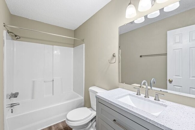 Building Photo - Welcome to this charming 4 bedroom, 2 bathroom home located in Greensboro, NC.