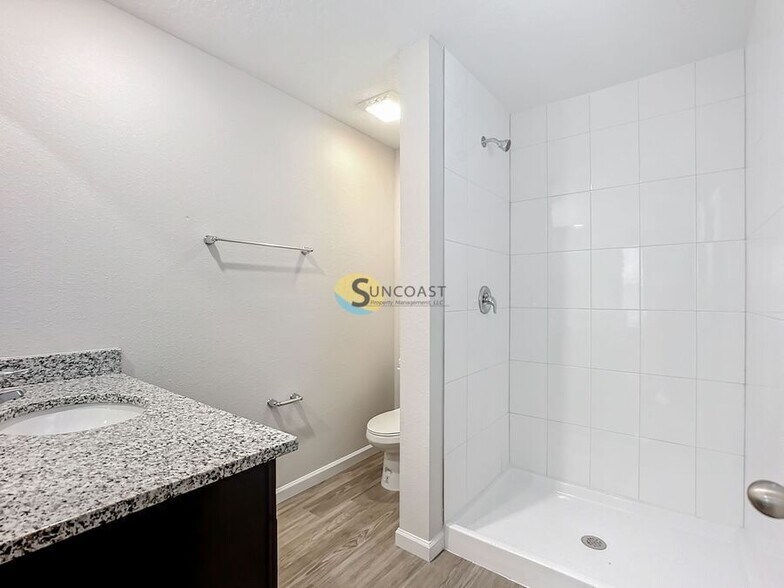 Building Photo - 6151 Delmar Pl