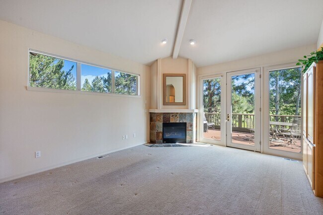 Building Photo - Gated Community in Broken Top