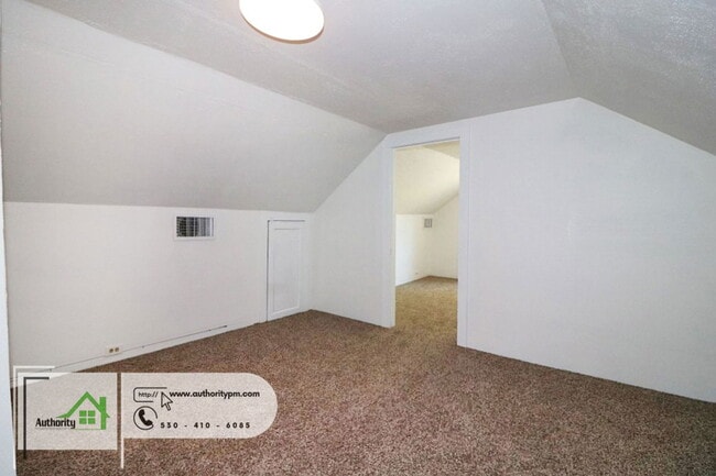 Building Photo - 1840 Heller Ln