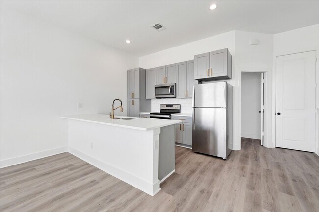 Building Photo - 3238 Frying Pan Place