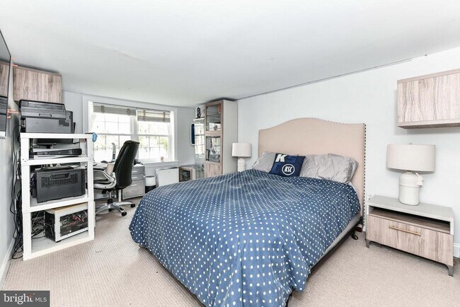 Building Photo - 3061 N Oakland St